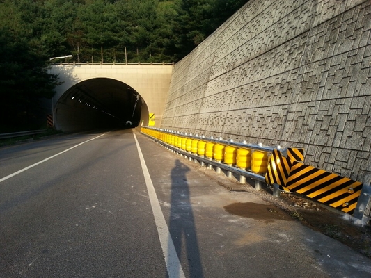 comprare Barriere a rulli a doppia canna per autostrade anti-corrosione online manufacture