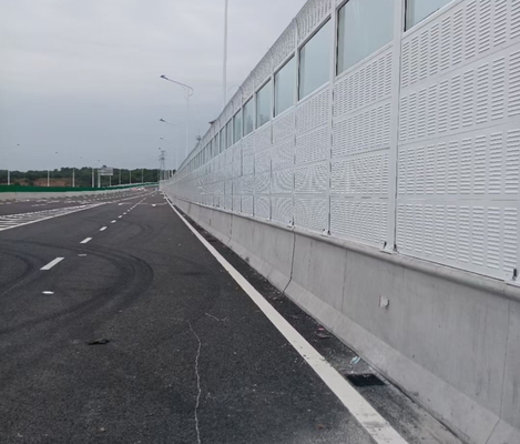 Tipo della feritoia riempito bordo di alluminio della lana di vetro della barriera di rumore della strada principale del pannello del piatto