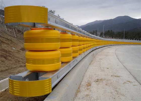 Alta resistenza alla corrosione Barriera a rulli di protezione per autostrade con diametro di 245/350 mm