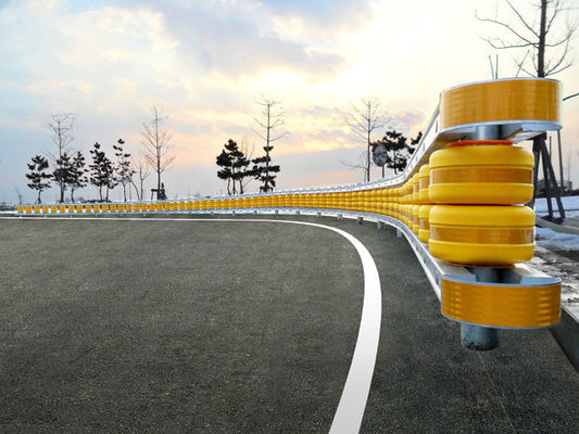 Prezzo buono Barriera per rulli autostradali con spaziatura 1m 0,7m 0,5m Progettata per supportare le autostrade con una durata di 10 anni e una robusta sicurezza in linea
